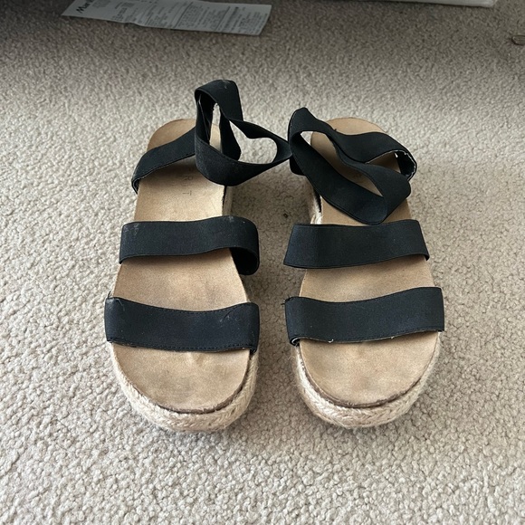 Espadrilles - Picture 2 of 2